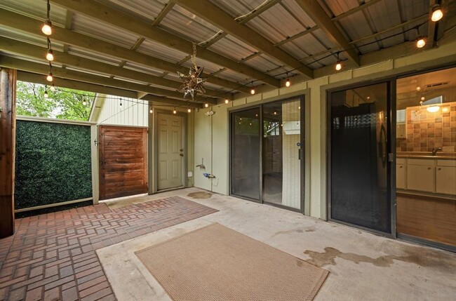 Building Photo - 5011 Fort Clark Dr