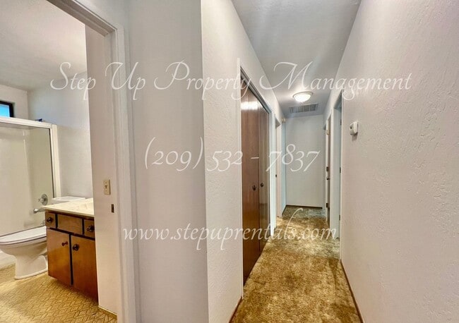 Building Photo - Cozy All Electric, 3 Bed 2 Bath Home in Phoenix Lake Estates!