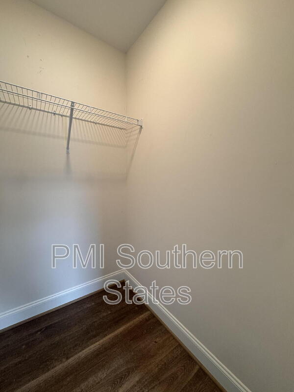 Building Photo - 6 Solis Ct