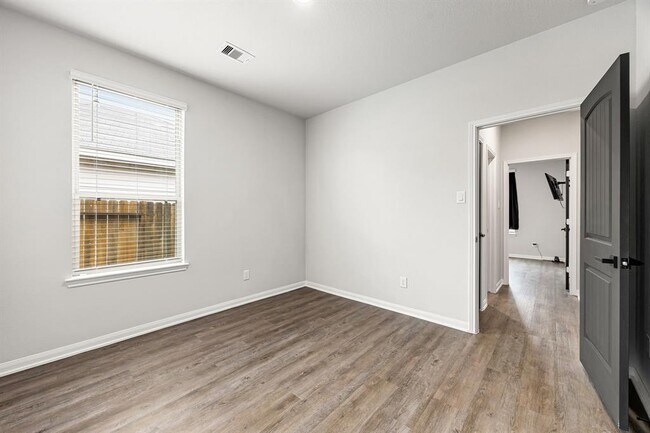 Building Photo - 11323 Cora Ln