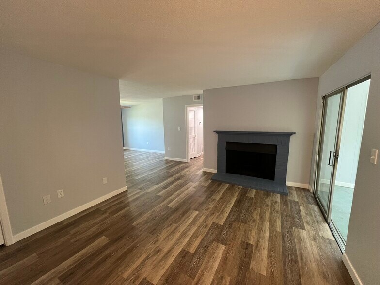 Building Photo - 1100 Skyland Dr
