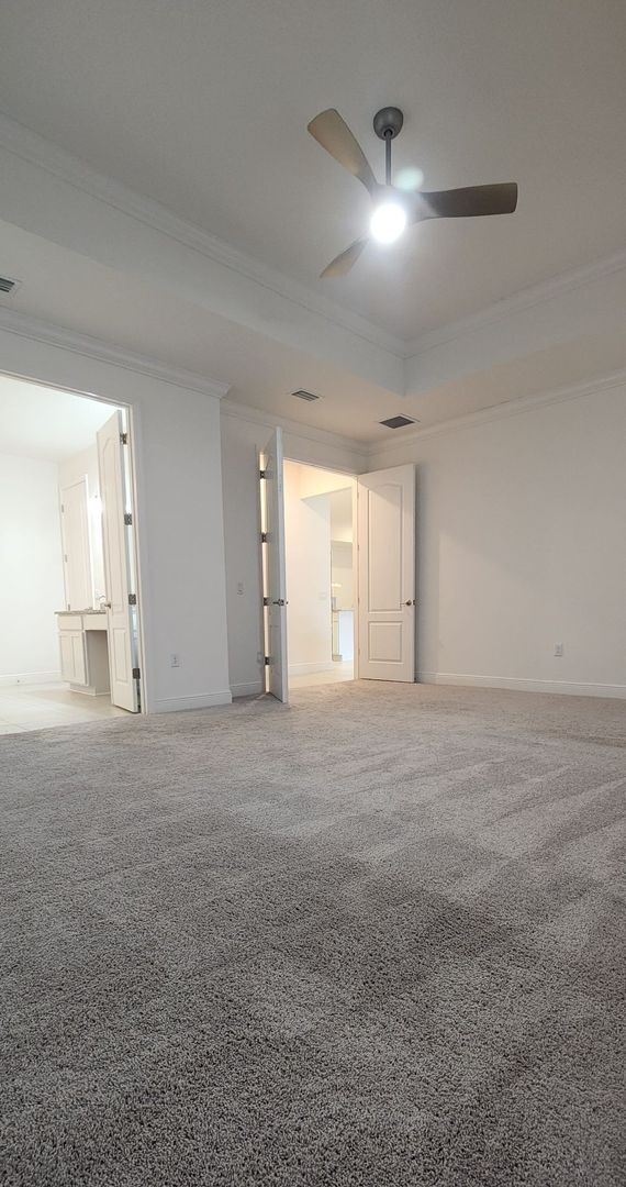 Building Photo - 4/3 with 3 car garage in Tara Estates