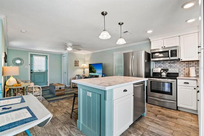 Building Photo - 305 57th St