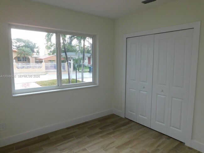 Building Photo - 3333 SW 89th Ave