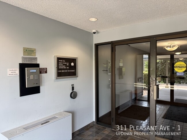 Building Photo - 311 Pleasant Ave