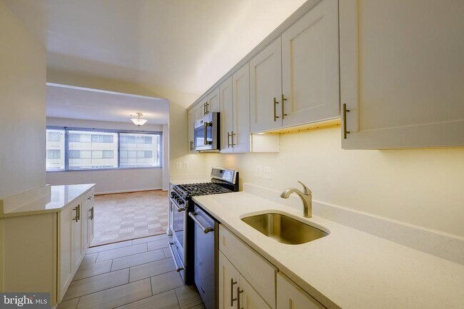 Building Photo - 4515 Willard Ave