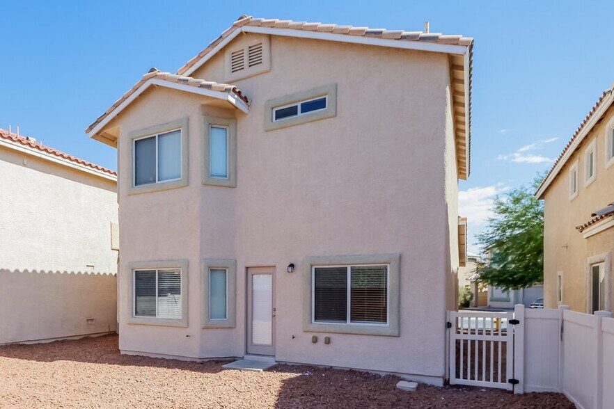 Building Photo - 8853 Red Fox Dr