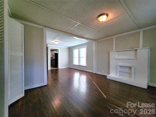 Building Photo - 317 Westview St