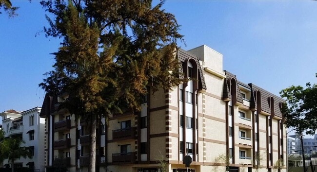 Building Photo - Clark Drive Apartments