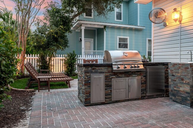 Building Photo - 4465 Clipper Cove