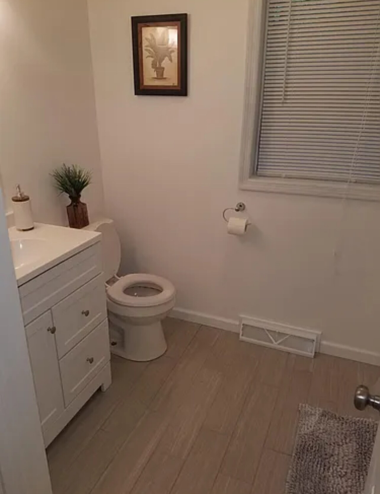 First floor full bathroom (outdated picture) it is recently been updated pictures coming soon - 21 Loughberry Rd S