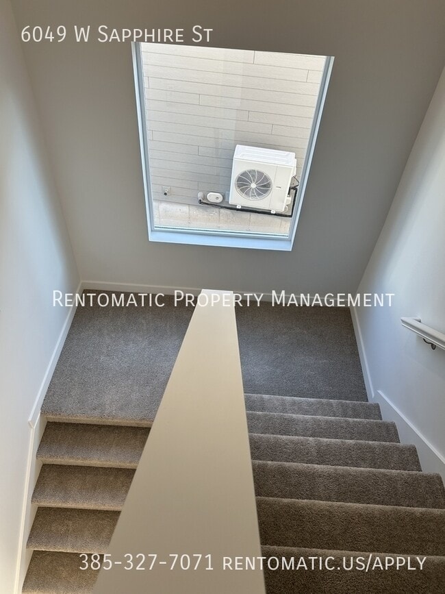 Building Photo - 6049 W Sapphire St