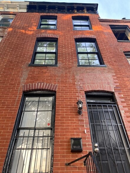 Building Photo - 11 S Carey St