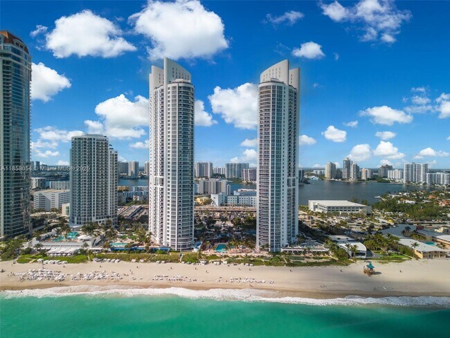 Building Photo - 18201 Collins Ave