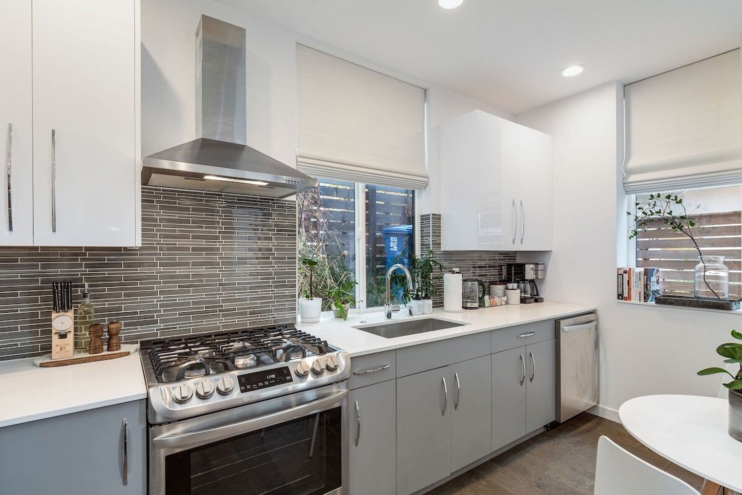 Building Photo - 762 Belmont Pl E