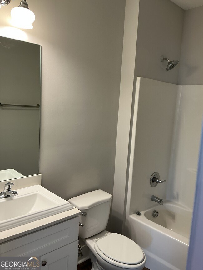 Building Photo - 1005 Autumns Wood Cir E