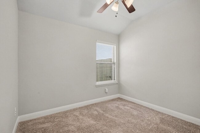 Building Photo - 1425 Waverley Dr