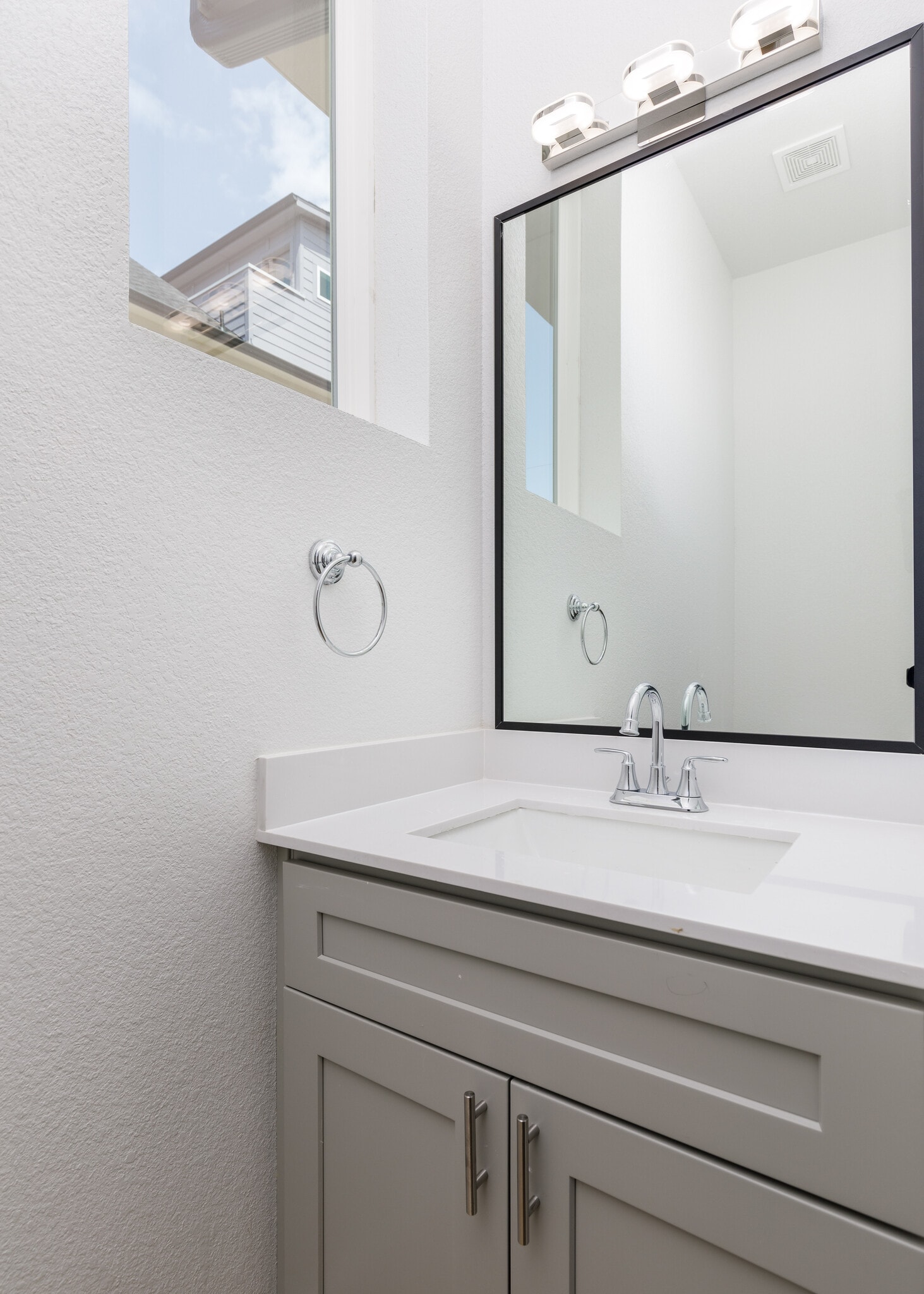 Building Photo - 2801 Weisenberger St