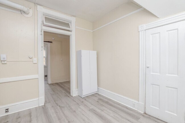 Building Photo - 146 Florida Ave