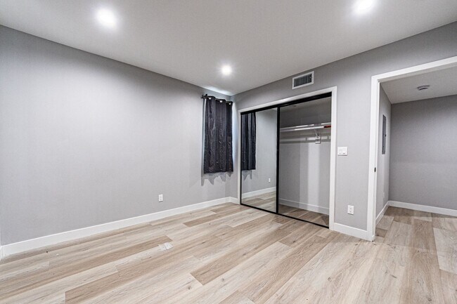 Building Photo - 2223 S Highland Ave