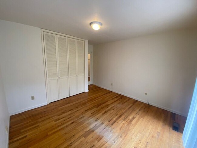 Building Photo - 3093 Hermitage Rd