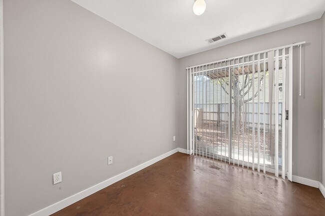 Building Photo - 6911 Yellowstone Way Dr