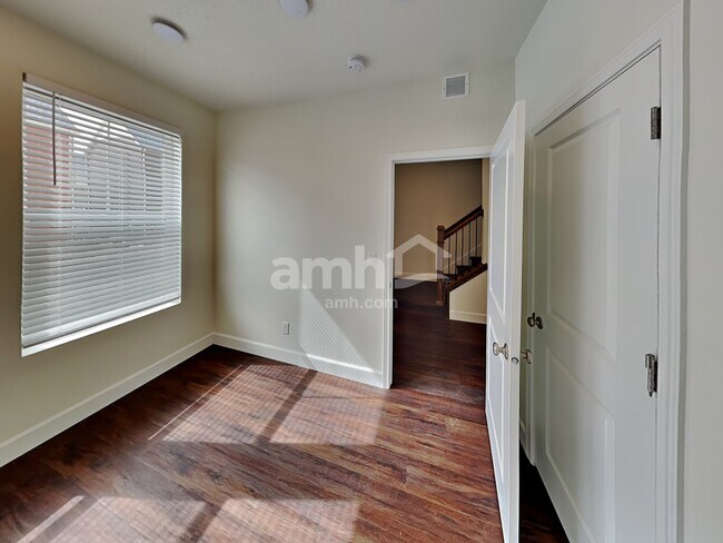 Building Photo - 6018 W Copper Hawk Dr