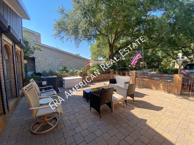 Building Photo - 925 Holbrook Cir