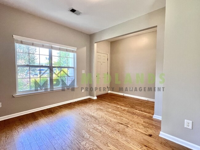 Building Photo - 464 Edenhall Dr