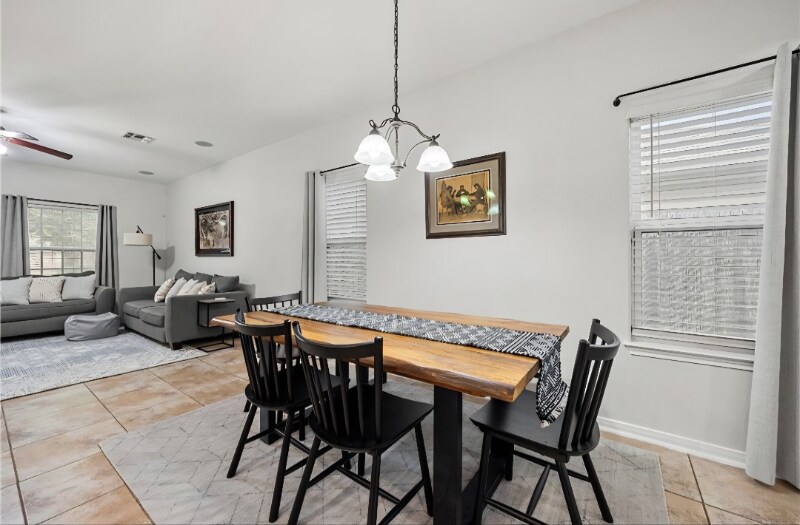 Building Photo - 2606 Las Brisas St