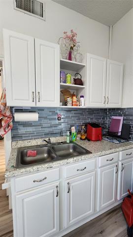 Building Photo - 145 N Kealy Ave