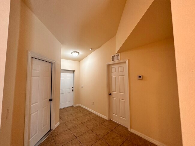 Building Photo - 146 SW 47th Terrace