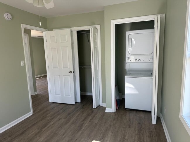 Building Photo - 1468 Bristol Caverns Hwy