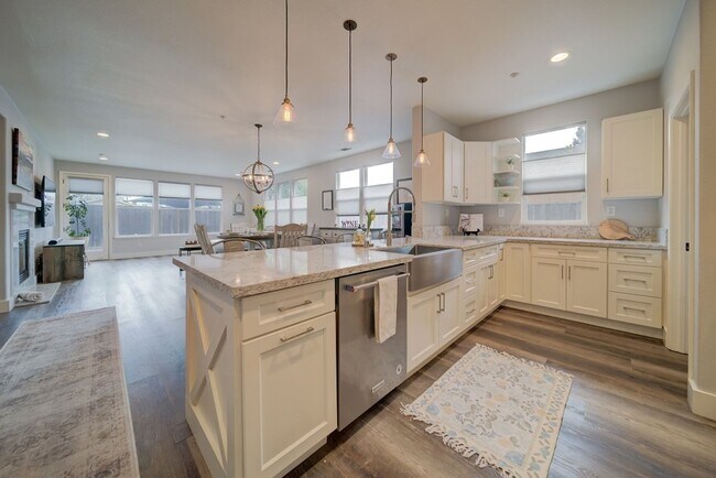 Building Photo - Modern Elegance in the Heart of North Napa