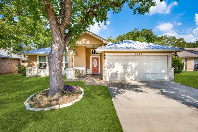 Building Photo - 9035 Wellesley Manor Dr