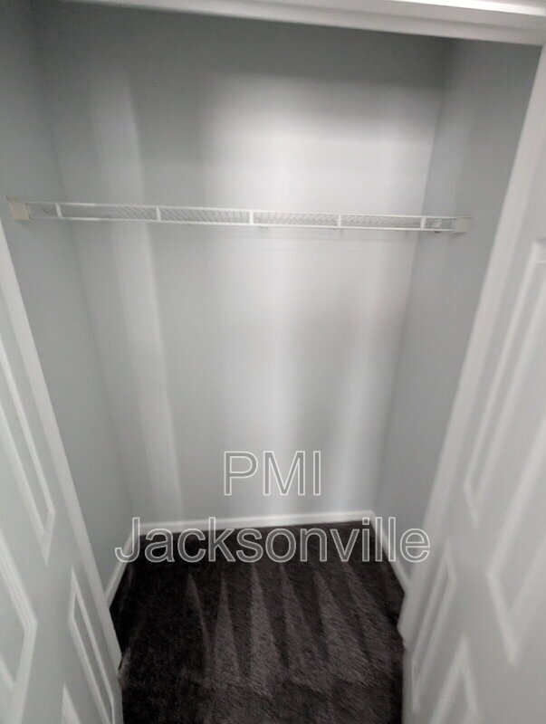 Building Photo - 1048 N Black Cherry Dr