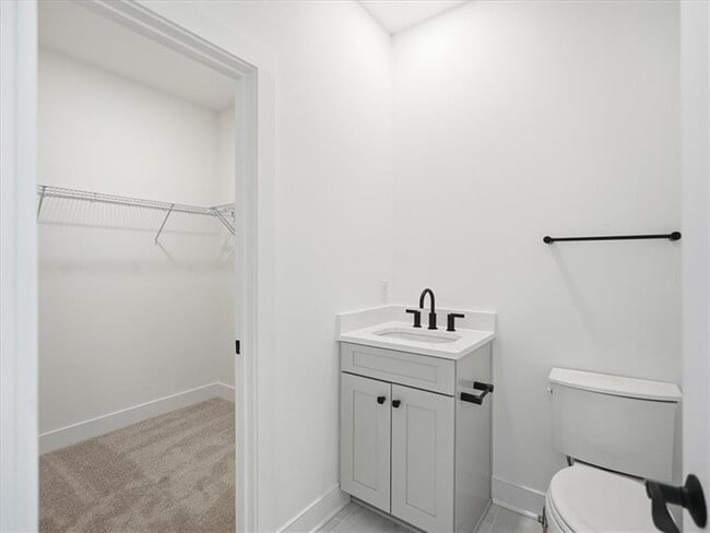 Building Photo - 302 Highbridge Ln
