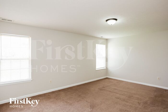 Building Photo - 7843 Stratfield Dr