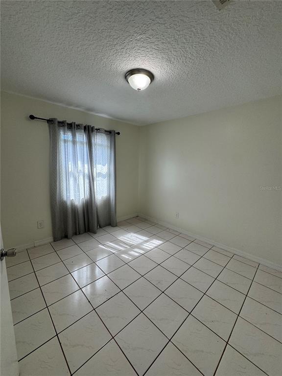 Building Photo - 30 Lago Mesa Way