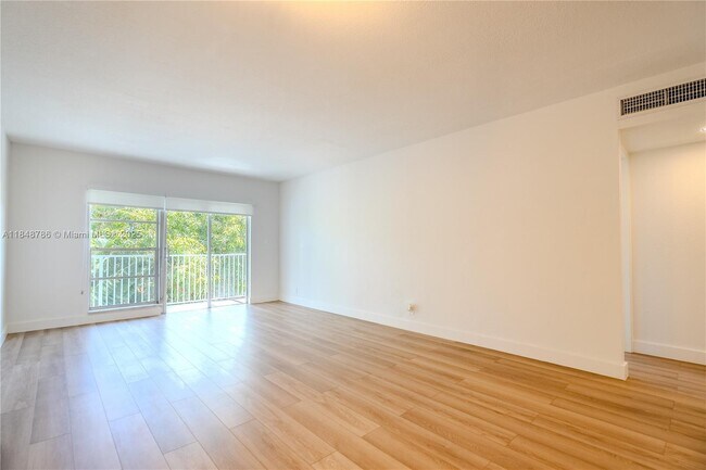 Building Photo - 1220 71st St