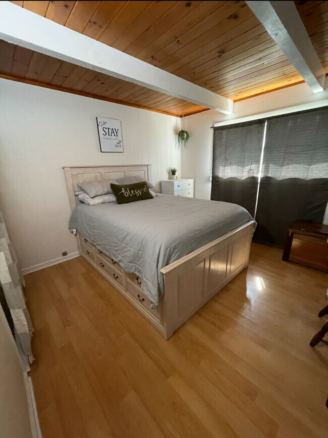 Building Photo - 20586 Kings Ct