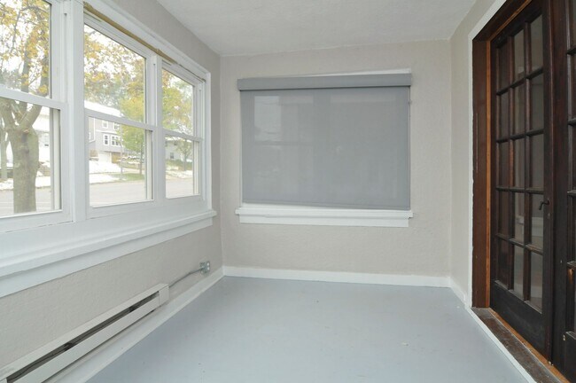 Building Photo - 2 Bedroom in the Vilas Neighborhood