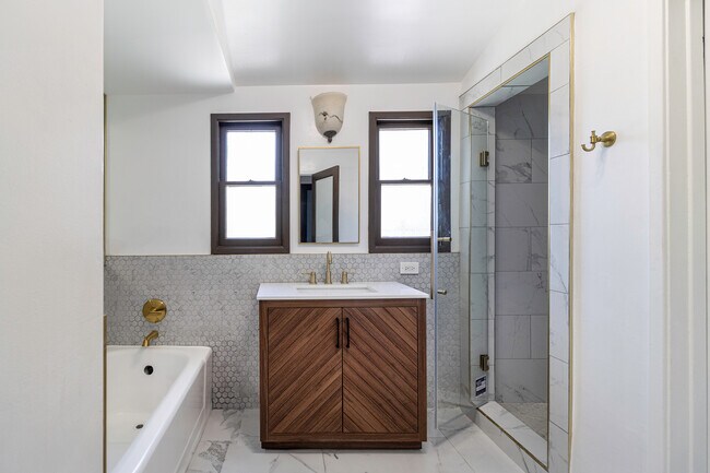 Building Photo - 3940 Hubert Ave