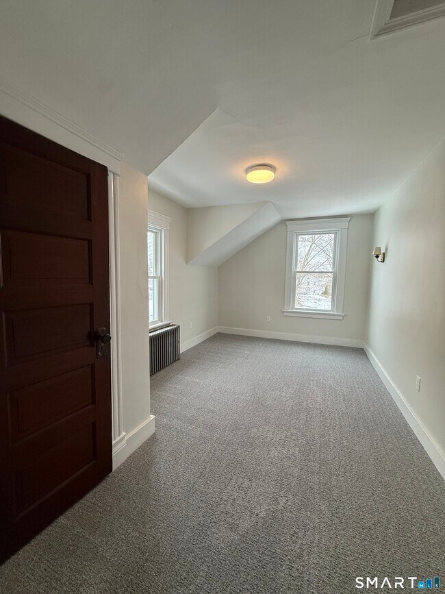 Building Photo - 17 Sylvan Ave