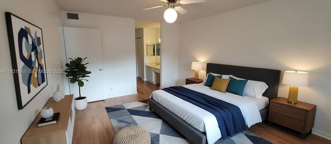 Building Photo - 1300 SW 130th Ave