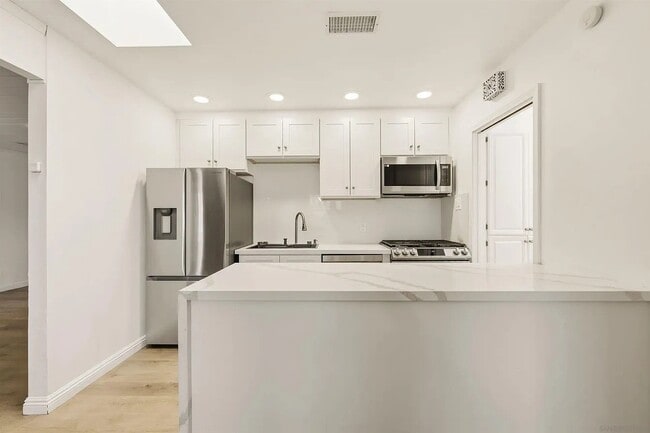 Building Photo - 6404 Zena Dr