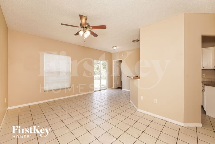 Building Photo - 122 Dahl Ave
