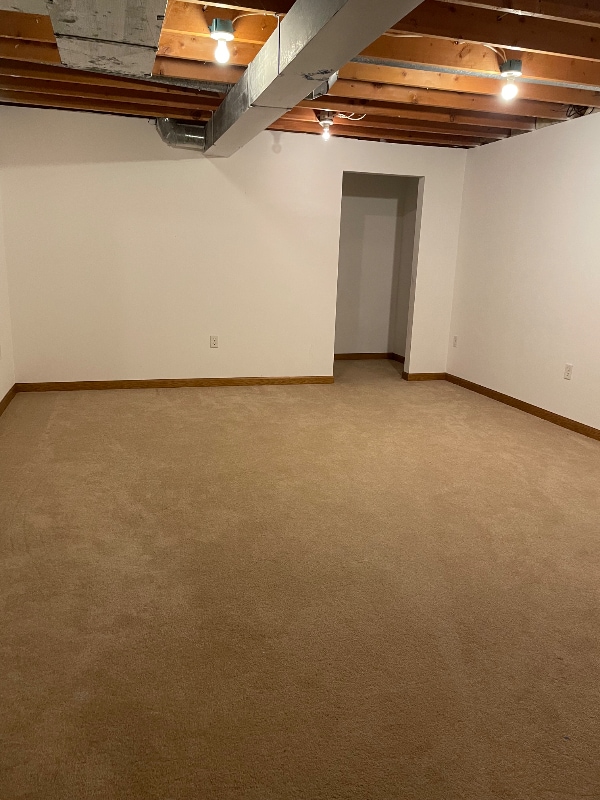 Building Photo - 560 Foxtail Dr