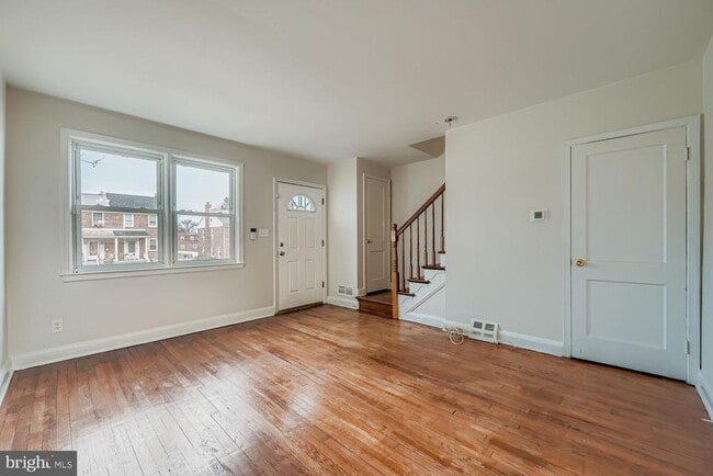 Building Photo - 571 Welbrook Rd