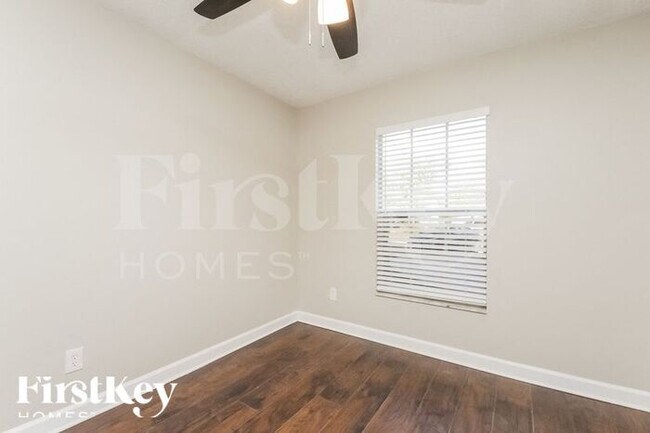 Building Photo - 1136 Creek Woods Cir